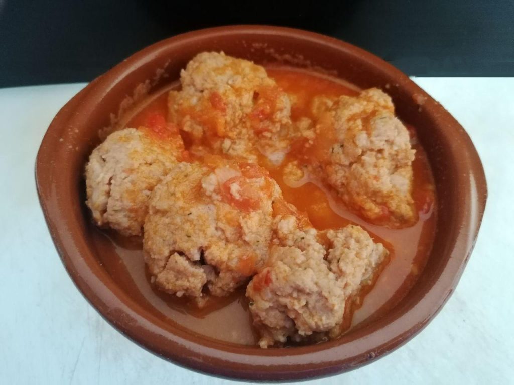Albóndigas-en-salsa-vizcaína