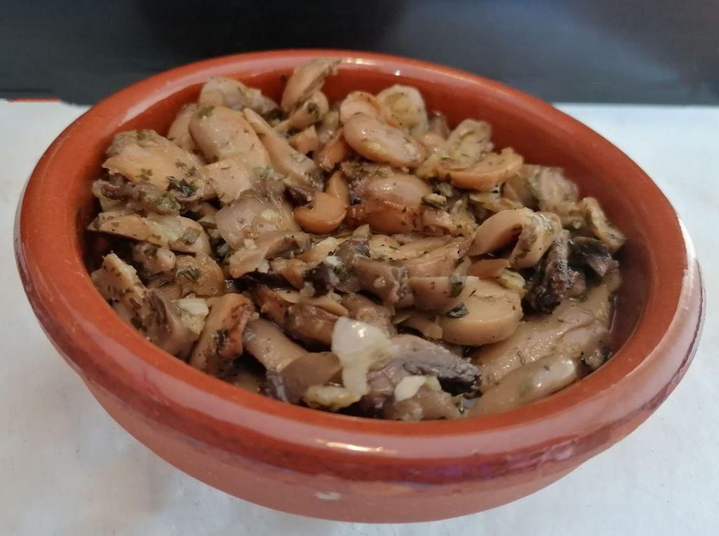 Champiñones-al-ajillo