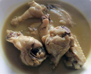 Alas de pollo en caldo preparadas en Mambo