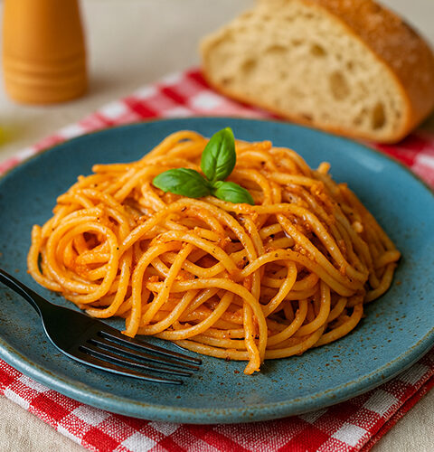 Pasta con pesto rojo en Mambo