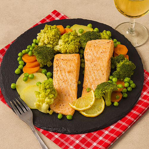 Salmón con verduras al vapor en Mambo