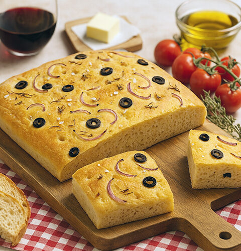 Focaccia con aceitunas, cebolla y romero en Mambo