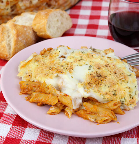 Macarrones con carne gratinados en Mambo